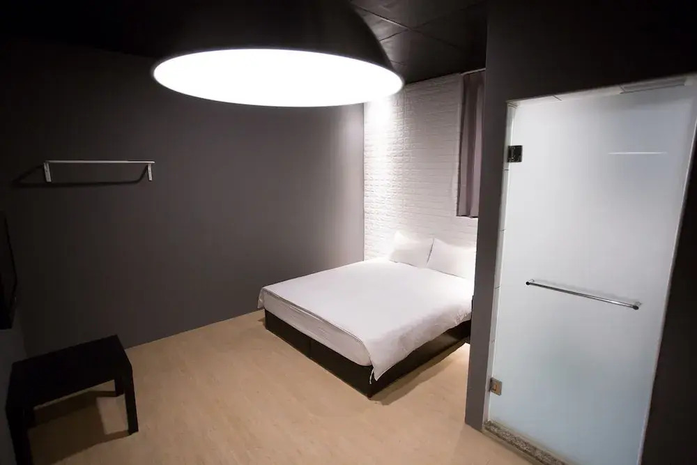 Mis Hostel
