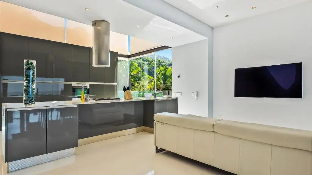 Avalon - 901 Luxurious & Best View 3 BR Amapas