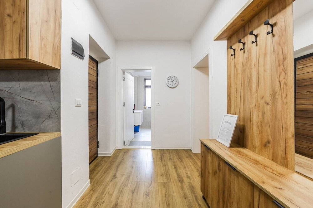 City Center Apartment Cozy 1BR With Patio
