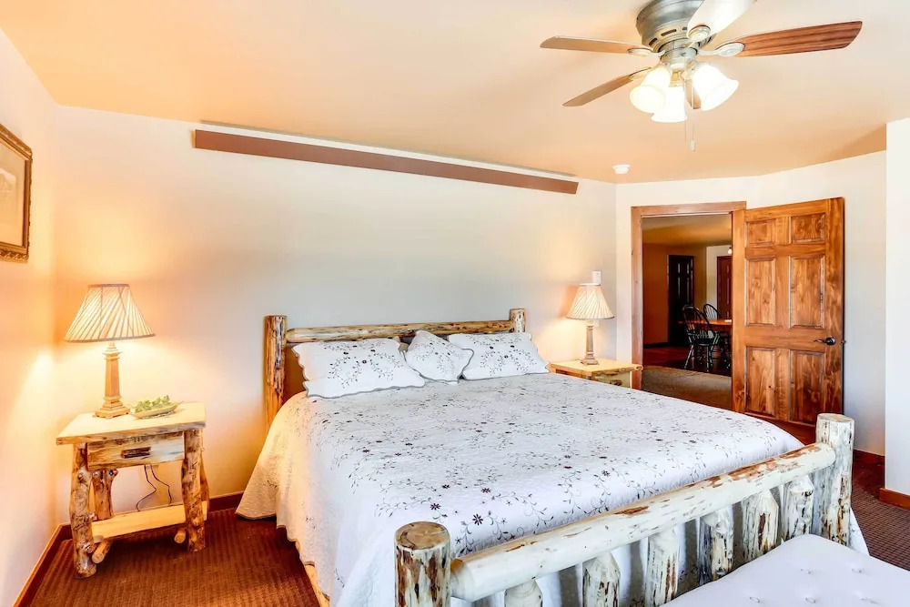 Centrally-located Deadwood Apt w/ Mountain Views!