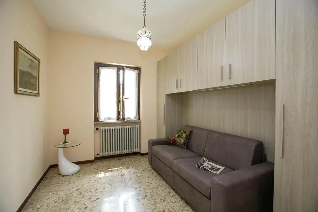 Villa Alberti Apt Bruna 900m from Garda lake with Shared Garden - Happy Rentals