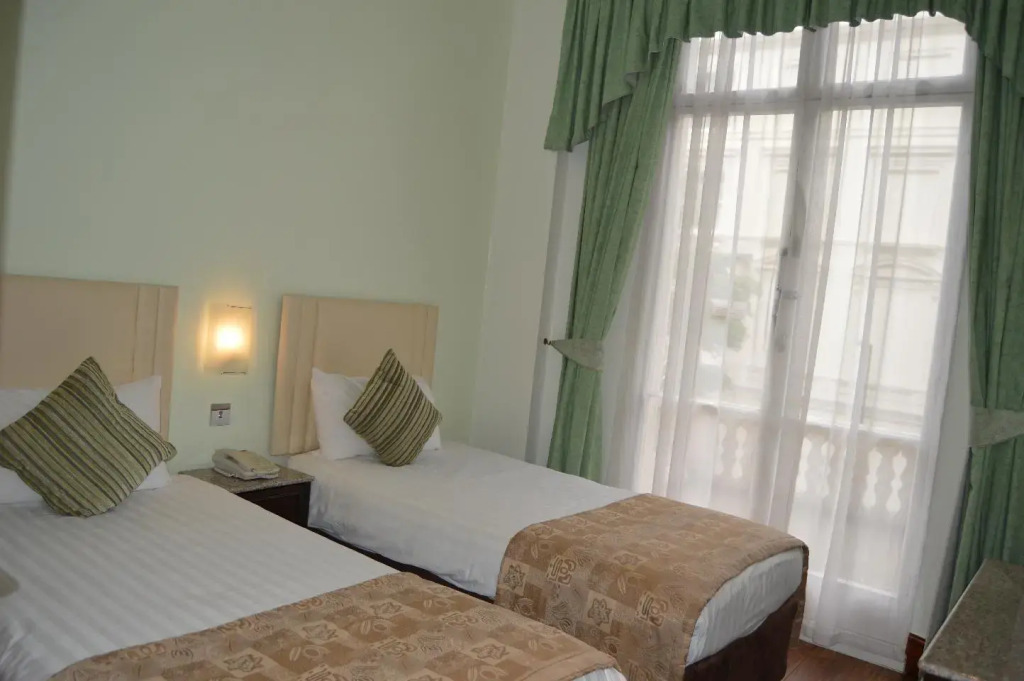 Holiday Villa Hotel