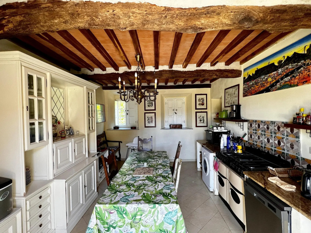 Villa Michaela, New Listing! Spacious Villa, exclusive venue with Pool, Chapel and Tennis courts