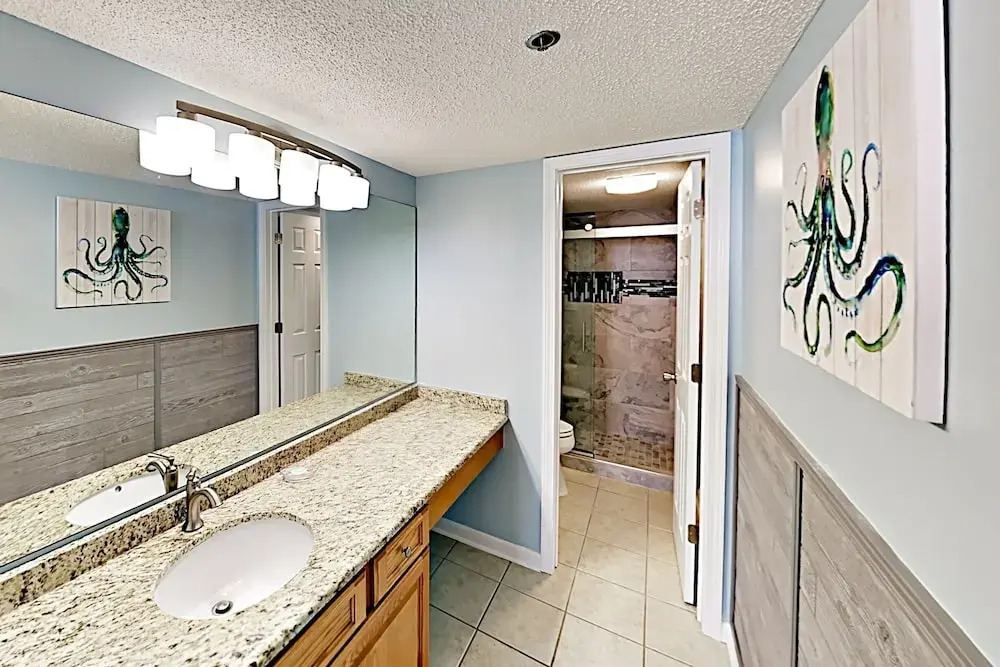 Updated Beachside #907 - 2 Br Condo