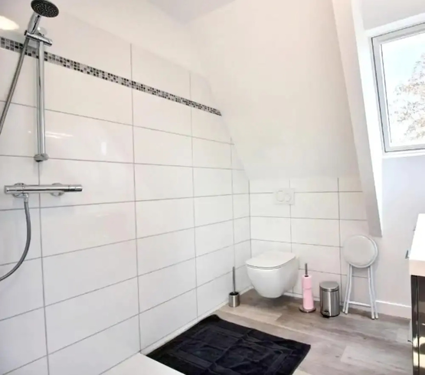 House With 2 Bedrooms In Perros Guirec With Enclosed Garden And Wifi