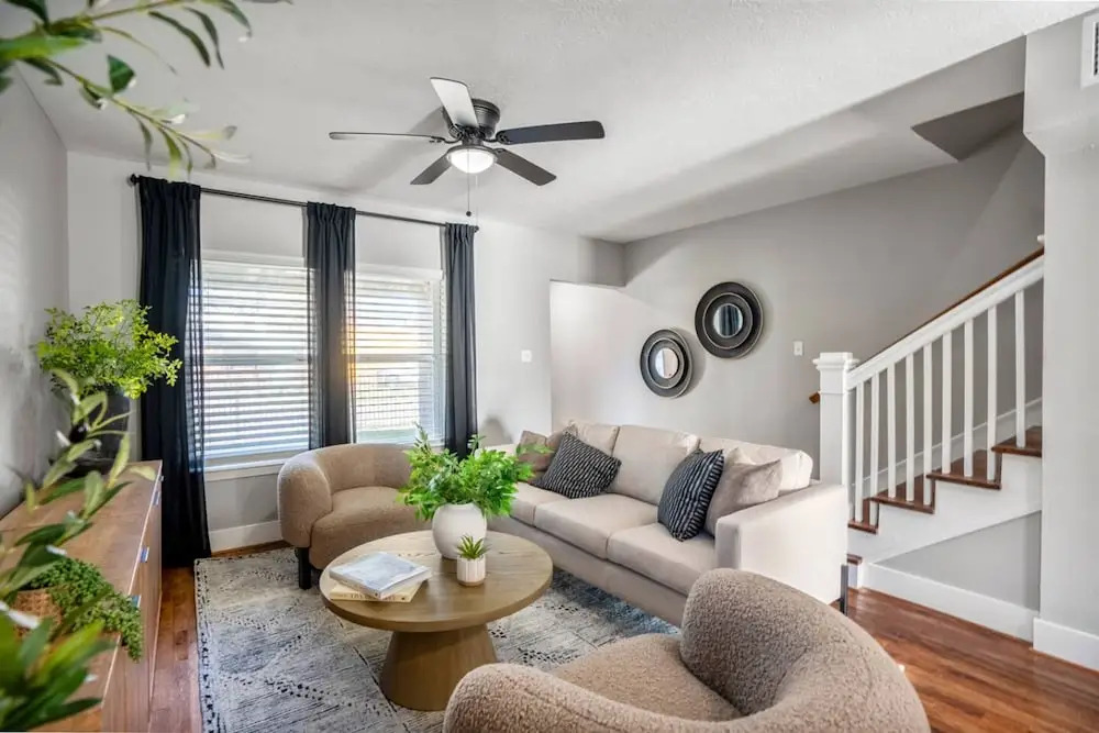 Modern 2BR Home With King Beds Near Downtown