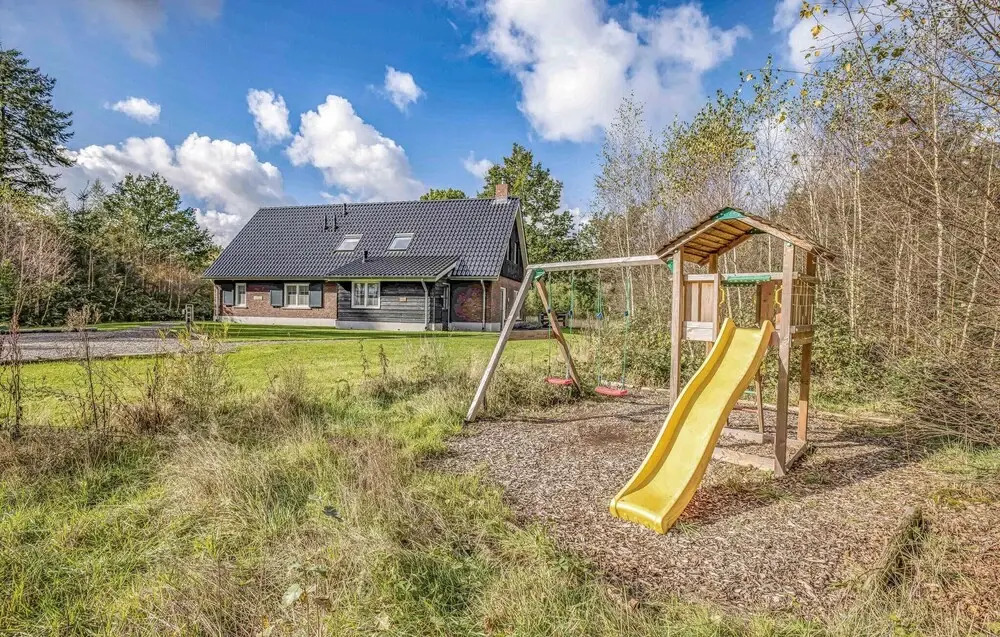 Nice Home In Rijssen With Wifi