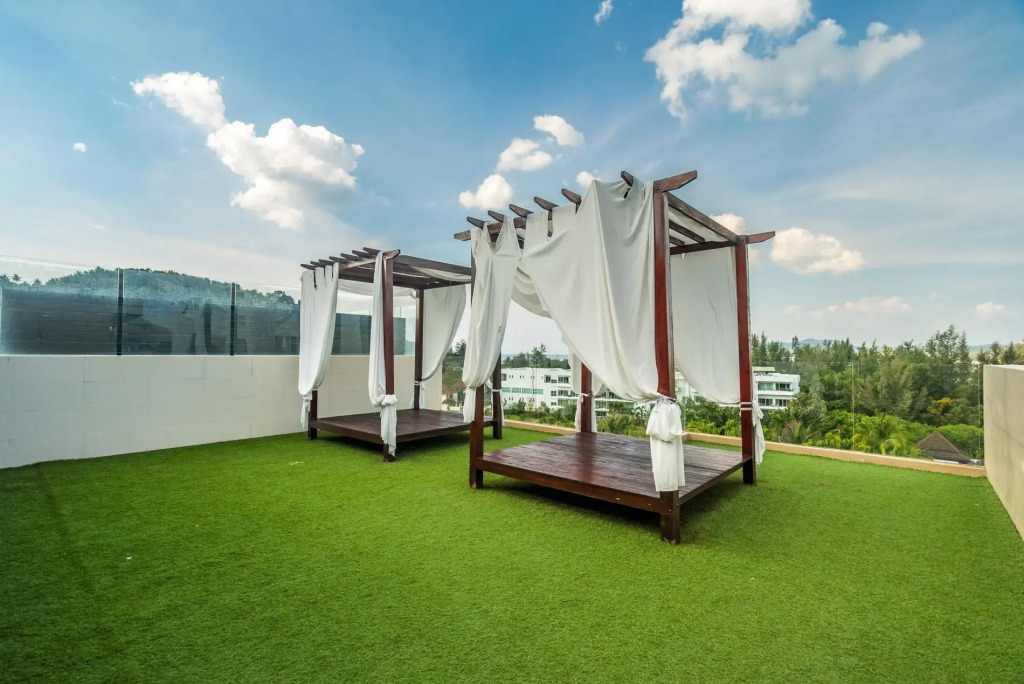 Pool access duplex in Surin condo for 4 people