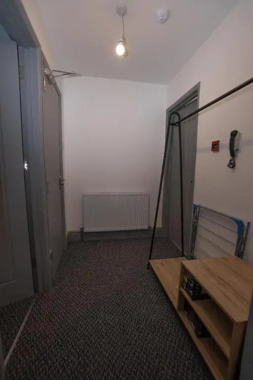 *Central *Studio Flat *Free Parking, Wifi, Netflix
