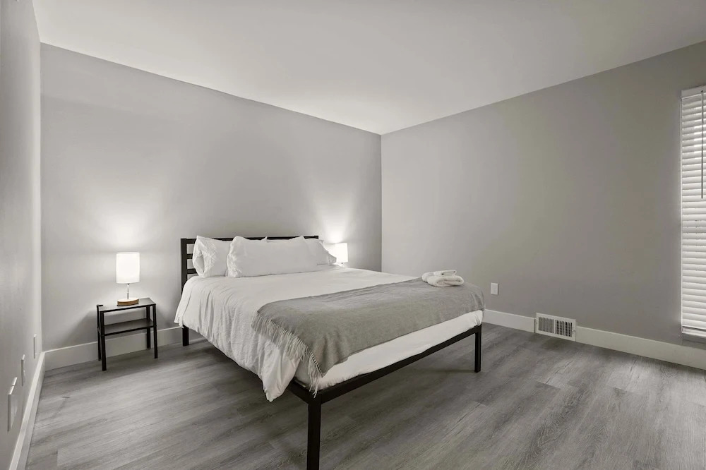 Cozy 2BR 2BA Apartment for the Family