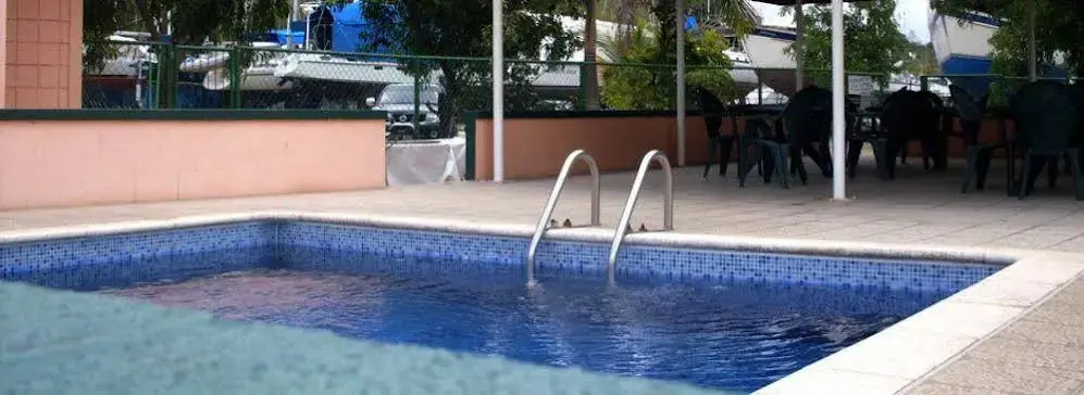 Coral Cove Marina Hotel