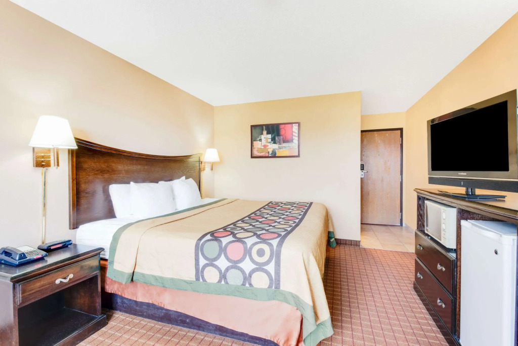 Super 8 by Wyndham Allentown Kutztown Area