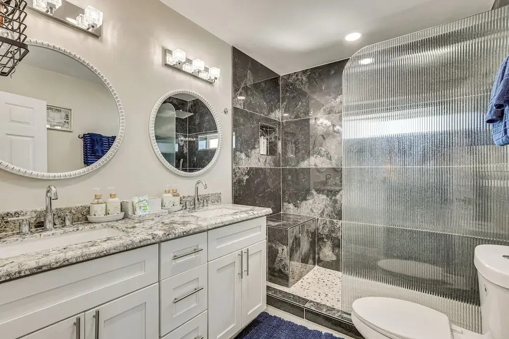 3 Mi to Desert Diamond Arena: Peoria Home w/ Yard!