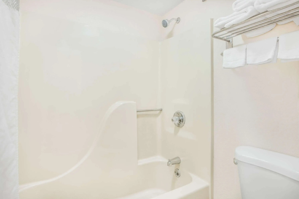 Days Inn by Wyndham Calvert City - Paducah East