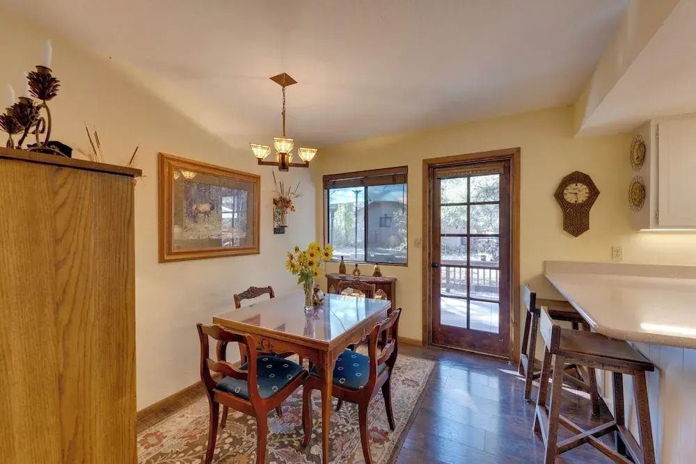 Deck + Fireplace: Cozy Pinetop Lakes Cabin!