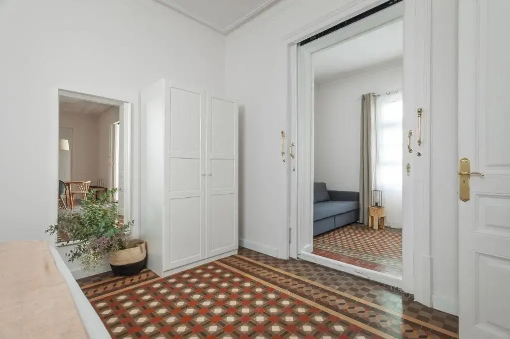 6 Dormitorios En Apartamento Modernista En El Corazon de Barcelona
