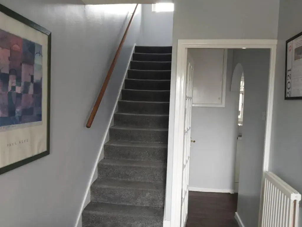 Eddiwick House - Huku Kwetu Dunstable -Spacious 4 Bedroom House - Beds Suitable for Builders and Contractors