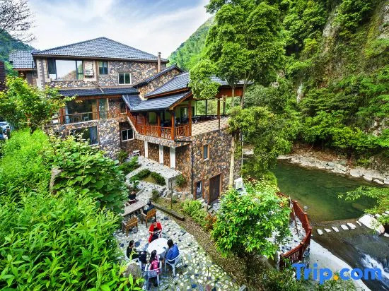 Huaqiangu Hostel