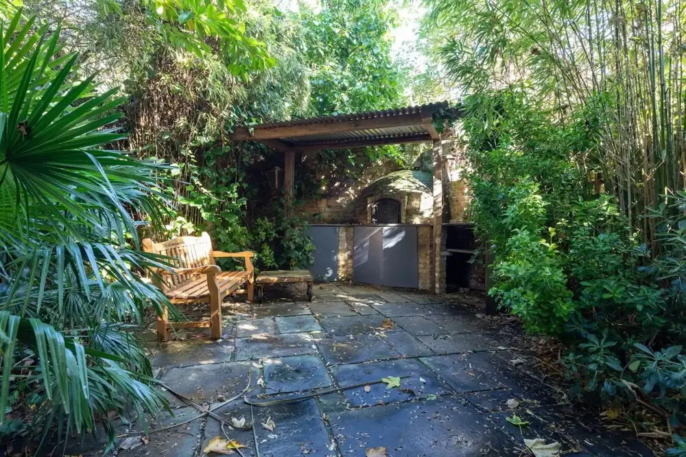 Charming 2 Bedroom House in Angel