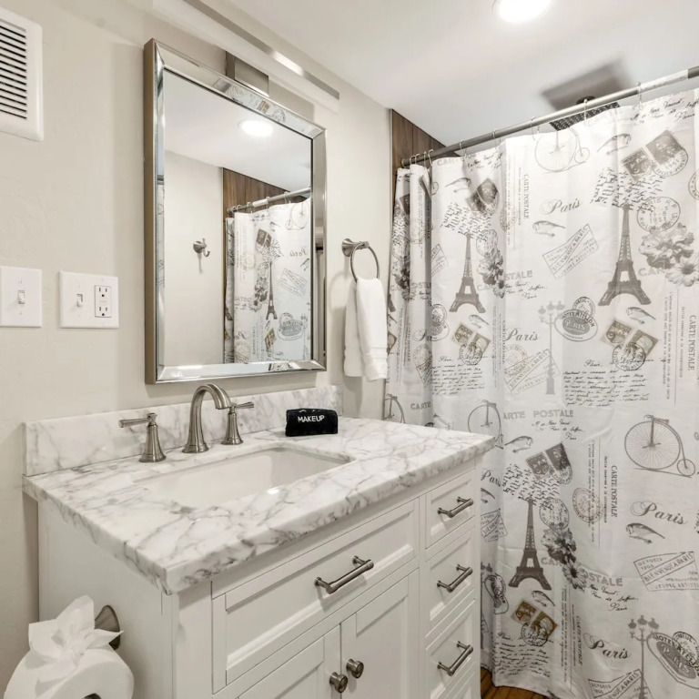 Prescott Family Friendly 3 Bedroom w Large Yard