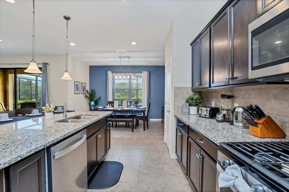 Spacious, Perfect Home for Orlando Getaway, Large Pool and Gameroom! #5st441