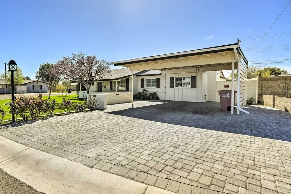 Scottsdale Retreat w/ Hot Tub, 2 Mi to Old Town