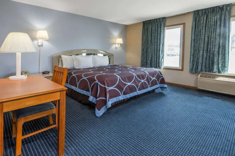 Super 8 by Wyndham OFallon MO/St. Louis Area