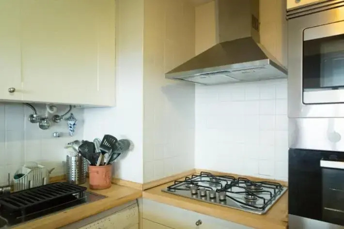 Apartment W Stunning View - MARINA - Free Parking & AC