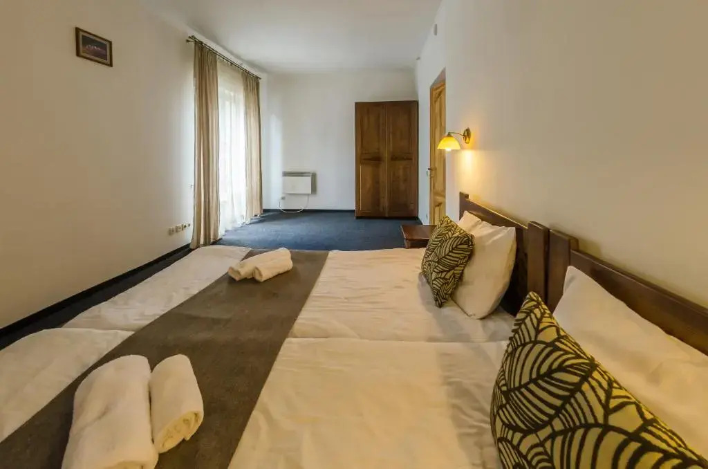 ZimaSnow Ski & Spa Club