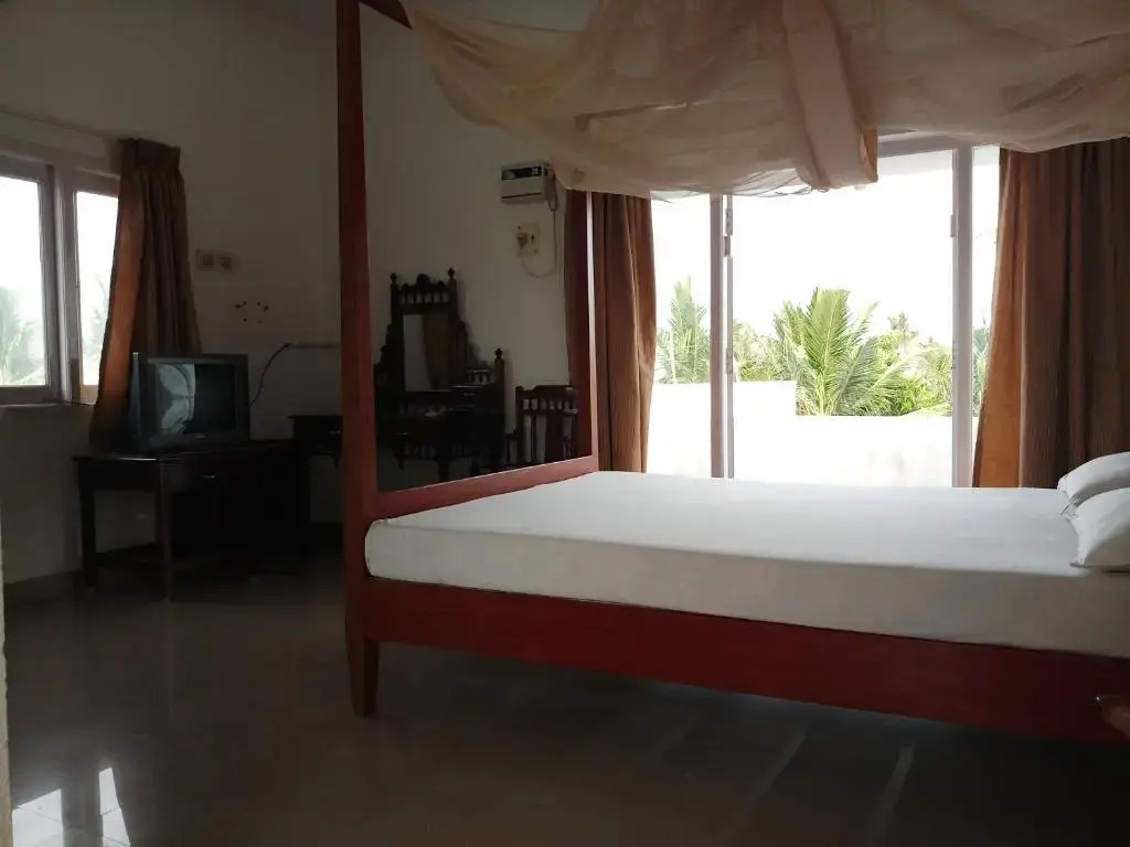 Daphne Hotel