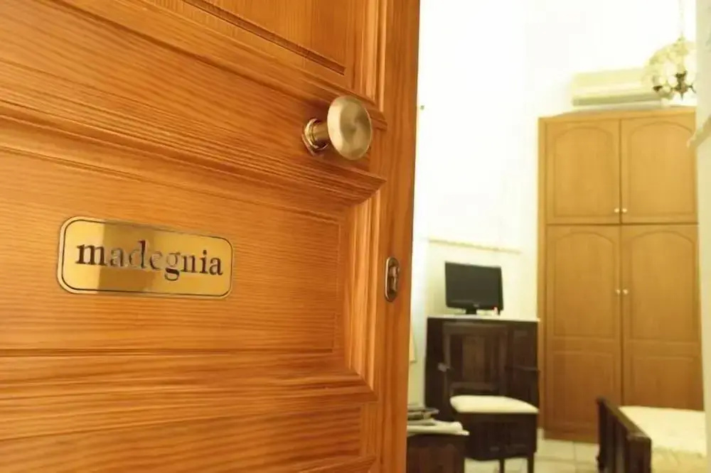 Monte Kristo Hotel