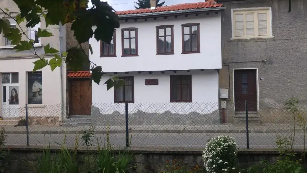 Guest House Strumena