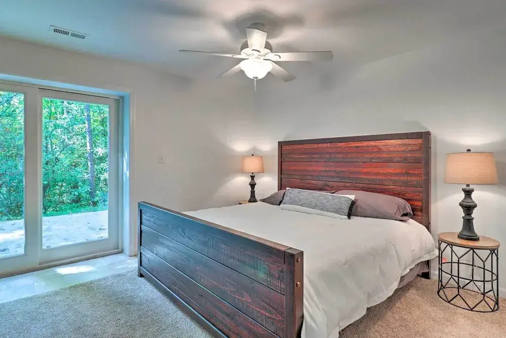 2 Mi to Sapphire Resort: Home w/ Hot Tub & Games