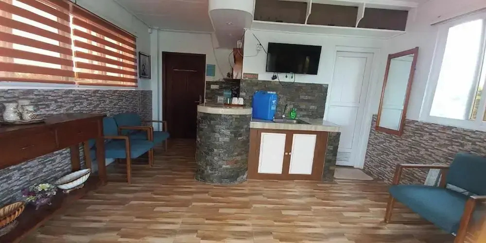 FNT Transient House near Hundred Islands