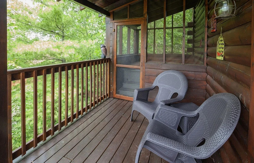 Knotty Pine by Eagles Ridge Resort