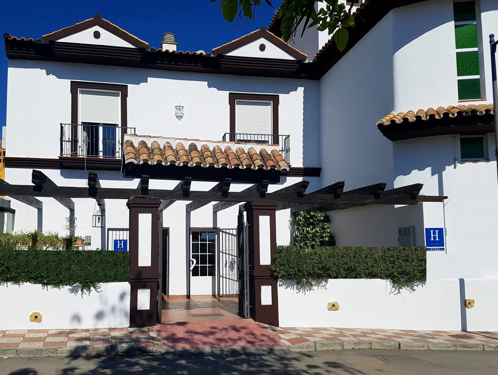 Albenzaire Hotel Asador
