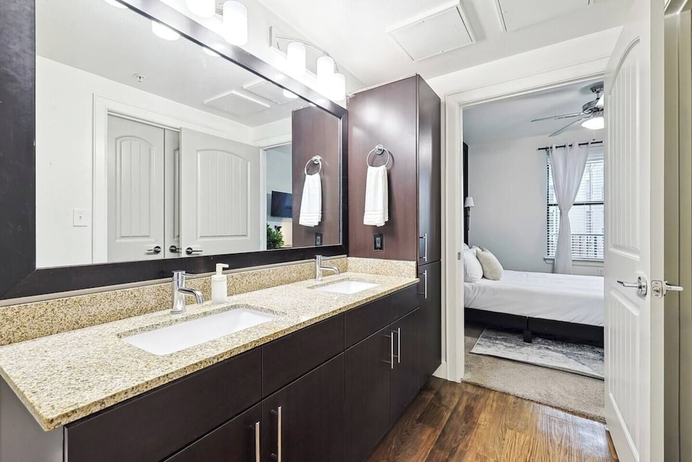 Stylish 2B near Legacy West Wi-Fi