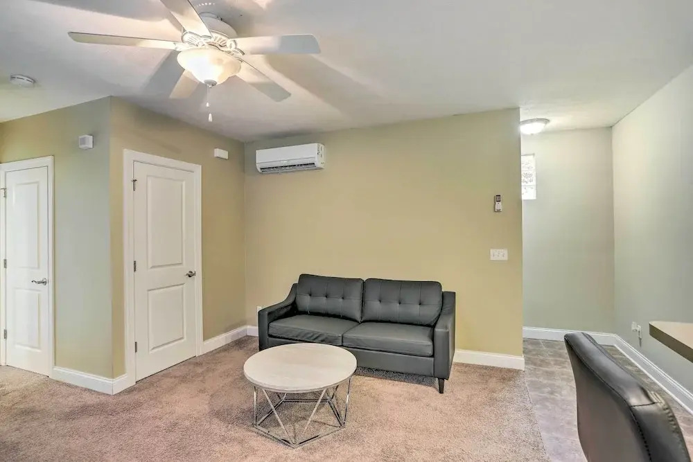 ~ 2 Mi to Downtown - Cozy Cleveland Unit