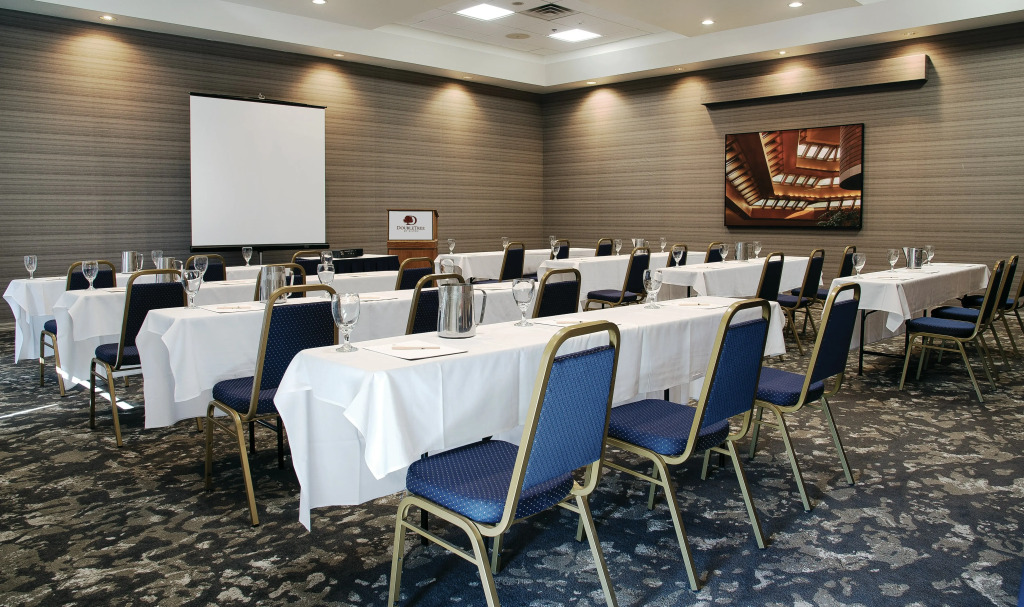 DoubleTree by Hilton Racine Harbourwalk