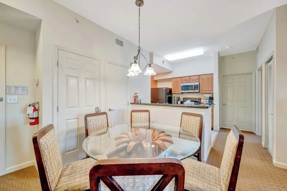 2BR Fireworks View With Pool Spa 5 Minutes to Disney