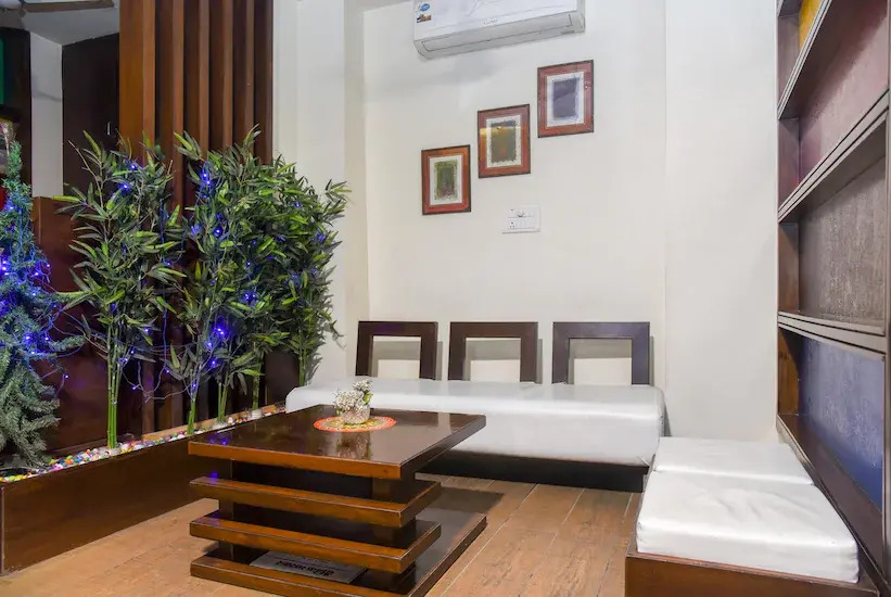 OYO 10391 Hotel Royal Sunshine