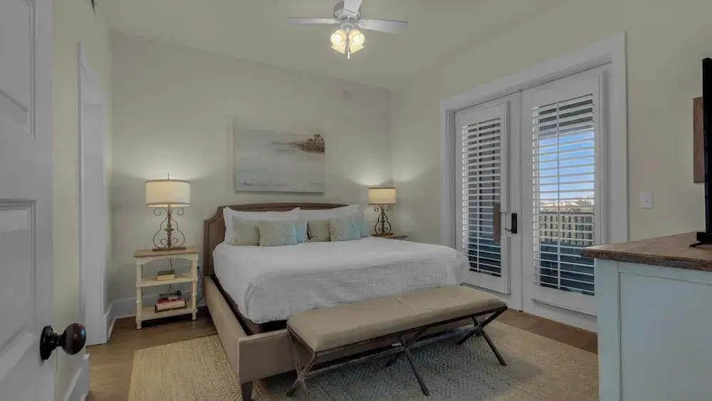 Coastal 3BR Condo With Pool & Shuttle : Snowbird Friendly!