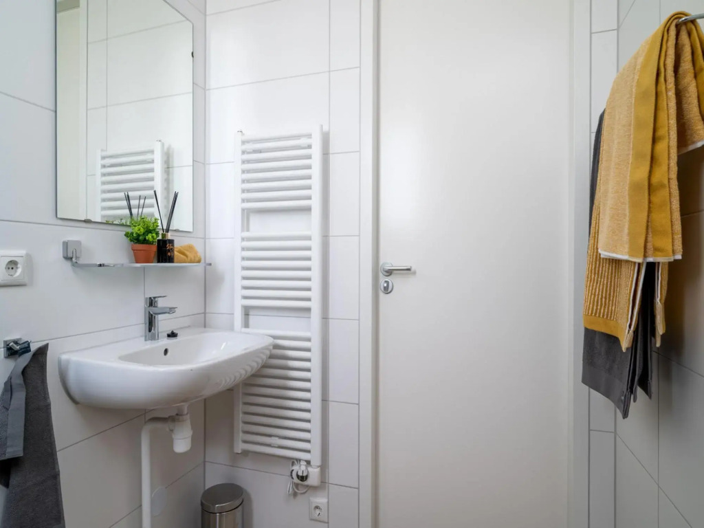 Modern Chalet With Dishwasher, in Friesland