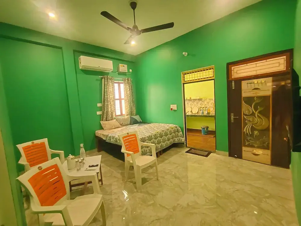 Hotel O by OYO Neeta Homestay