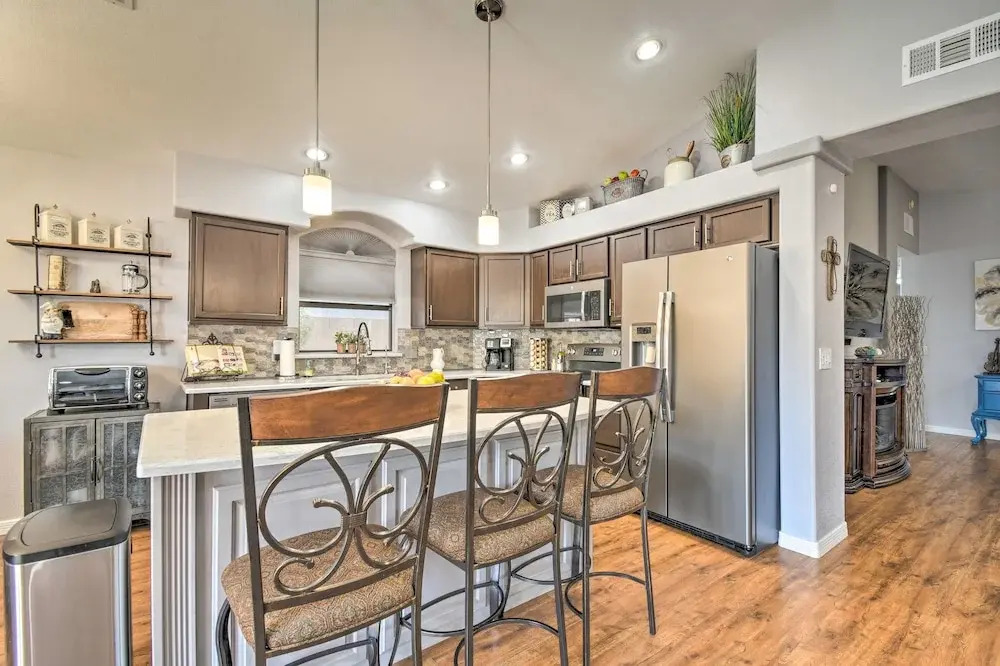 Patio & Grilling Station: Family Home in Glendale