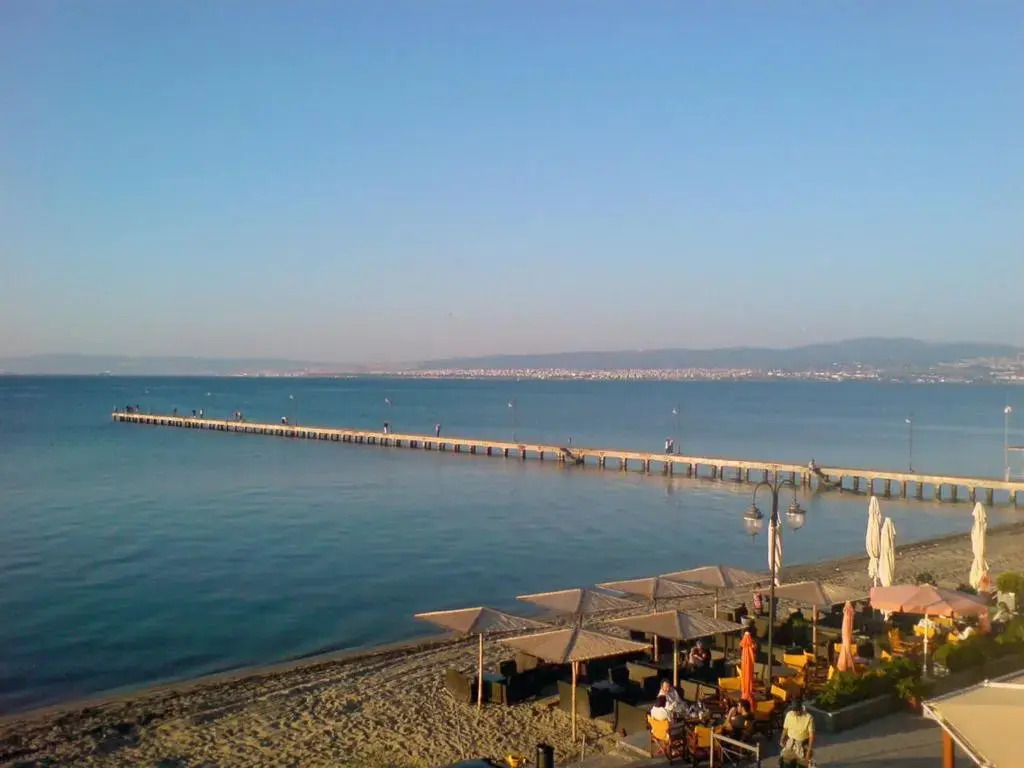 Apartment 100 square meters in perea 40 meters away from the sea