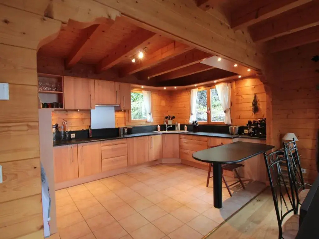 Chalet Les Carroz d'Arâches, 4 pièces, 8 personnes - FR-1-572-49