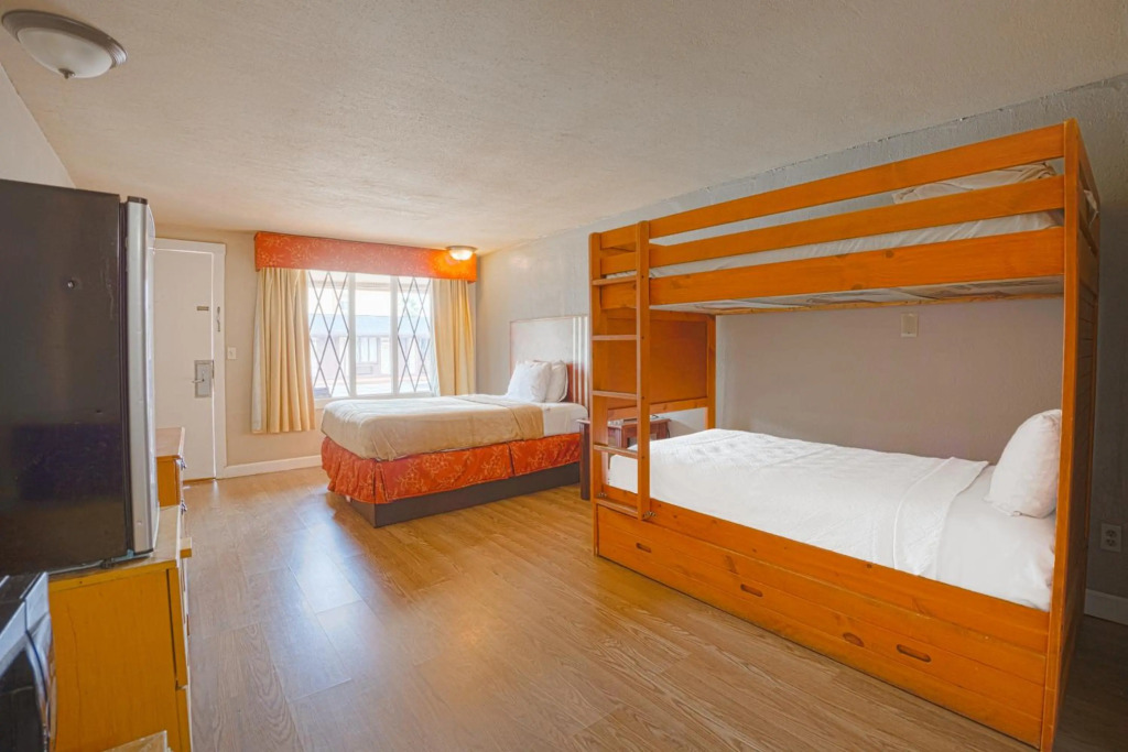 Liberty Inn and Suites Orlando - Kissimmee near Disney World