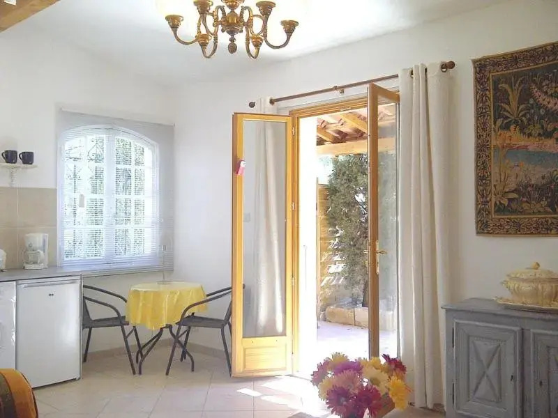 Villa with pool in Provence -Villa Romantique sleeps up to 12 4 in optional gite