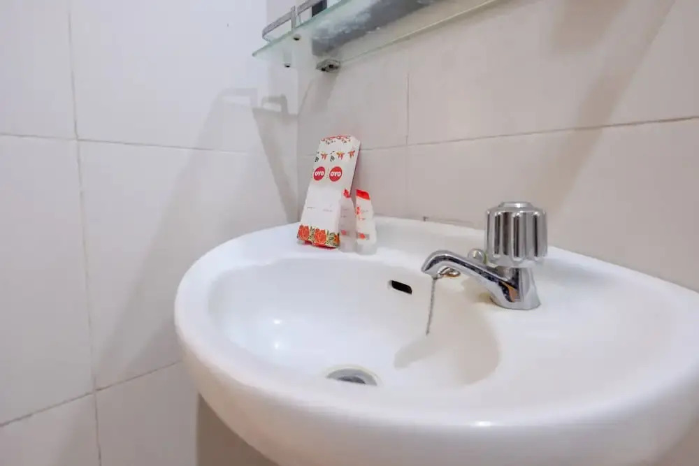 OYO 1508 Mascot Beach Hotel
